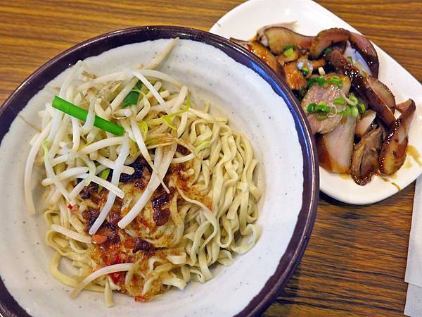 【台北美食】台南意麵水餃-西門町的超便宜宵夜美食 【台北美食】台南意麵水餃-西門町的超便宜宵夜美食