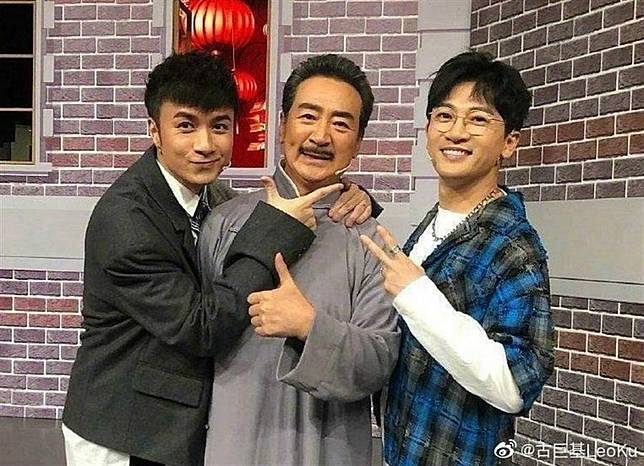 經典瓊瑤電視劇《情深深雨濛濛》演員再聚首，相隔19年竟然沒變化反而更年輕。（圖／翻攝自微博）