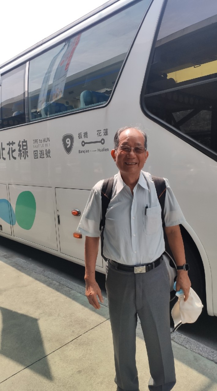 黃威碩