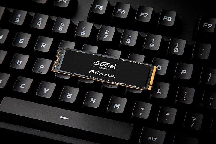 美光推出Crucial P5 Plus PCIe Gen4 SSD，讀取速度達6600MB/s，專為