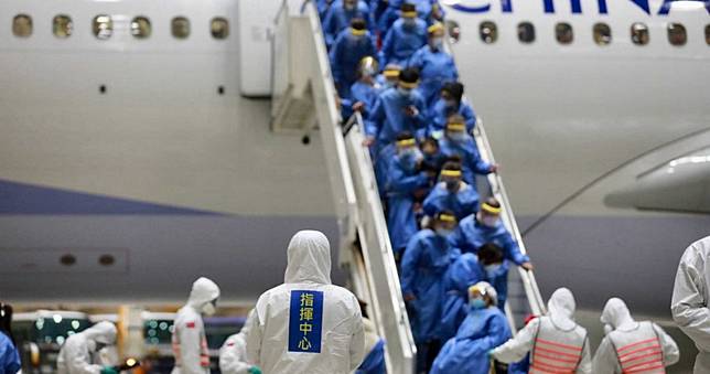 華航包機18人拒檢有內情？　家屬曝真相：不是拒上，是根本不能上機