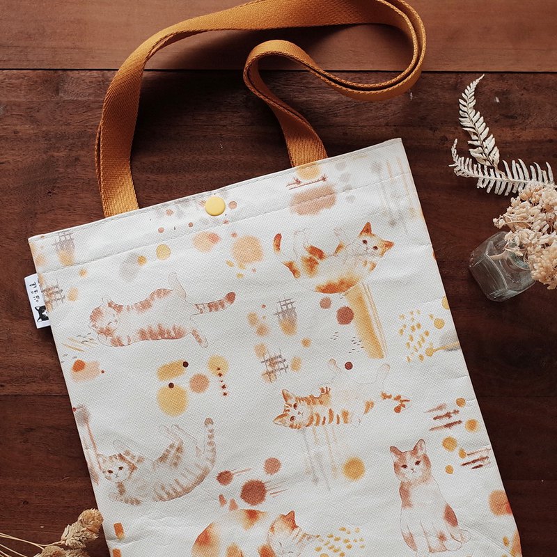 高質感精美印刷品質 防水，耐用，易清潔 ( 沾水擦拭即可 ) 環保：可重複使用，台灣設計，台灣生產