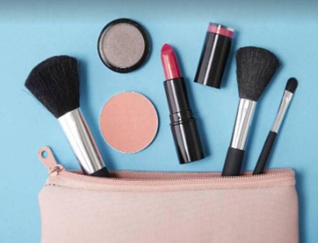 Kesalahan Makeup yang Bikin Wajah Lebih Tua