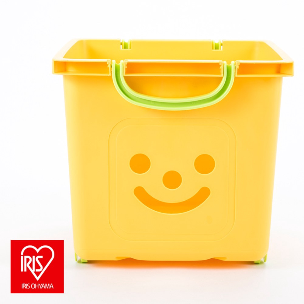 這款【日本 IRIS 兩用微笑兒童收納箱 黃色 KCB-32P】為日本品牌IRIS所推出的產品，採採 PP (聚丙烯，Polypropylene) 材質，充裕收納容量，安全承重4公斤，底部凹槽設計，能