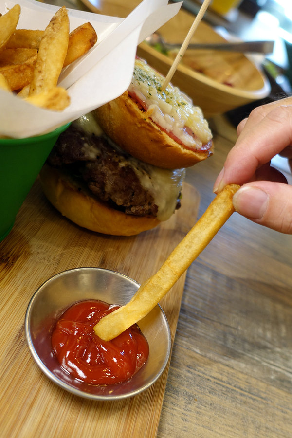 萬芳醫院站美式餐廳-Patio 46沛緹歐，中國科技大學、警察學校旁手工特製漢堡、義大利麵，文山區家庭聚餐、活動包場餐廳