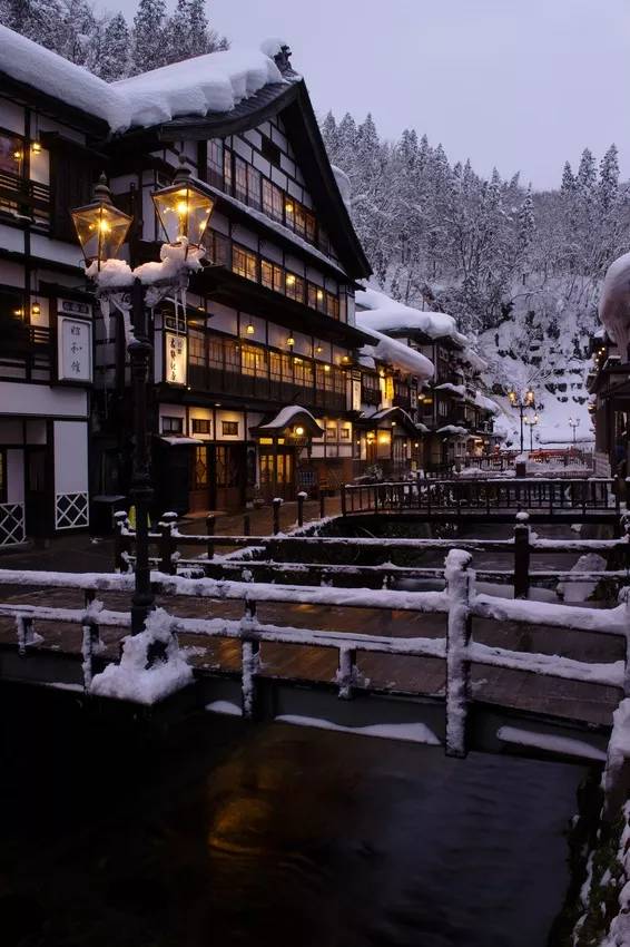 日本東北 山形必訪行程 超泿漫銀山溫泉 藏王樹冰 必吃芋頭鍋 雞雜拉麵 山形一定要去的必玩必吃整理 Walker Line