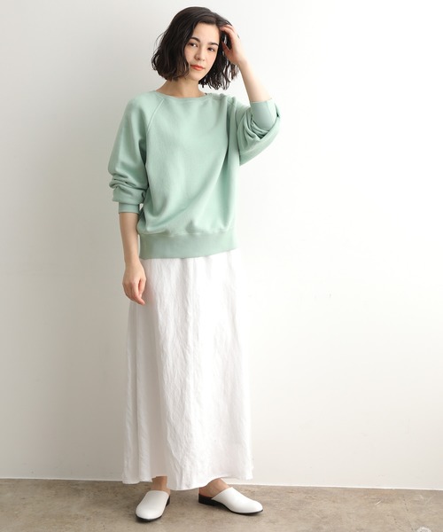 淡綠雪酪色大學T