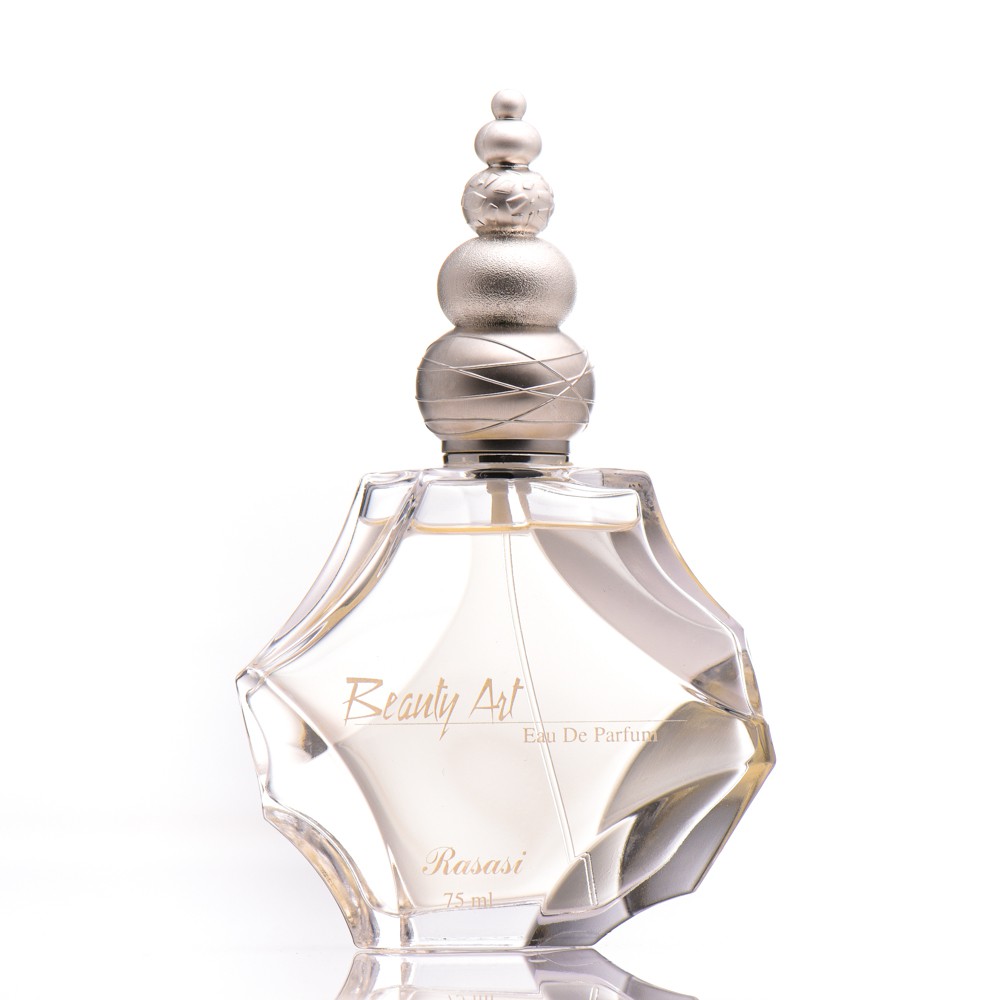 【靈感及香調描述】前調:百合 水仙 茉莉中調:玫瑰 粉紅胡椒基底調:朱槿 雪松 麝香 鈴蘭 香草Beauty Art 漂亮寶貝香調描述:精緻的花香果香檸檬和香草混合成最優質的精油,注入通透性的鈴蘭.它