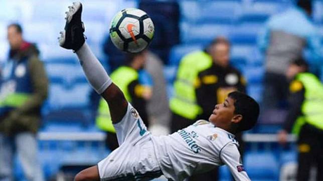 Cristiano Jr Dijamin Lebih Jago dari Ronaldo !