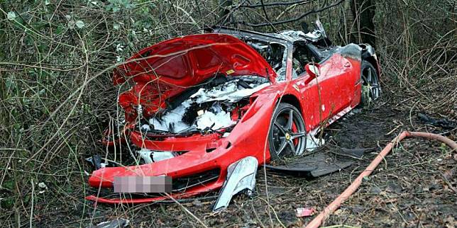 Baru Dibeli Sejam Lalu, Mobil Ferrari Rp3,84 Miliar Terbakar