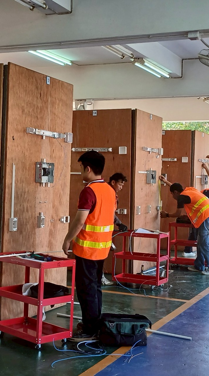 ขอใบเซอร์ช่างไฟฟ้าภายในอาคาร