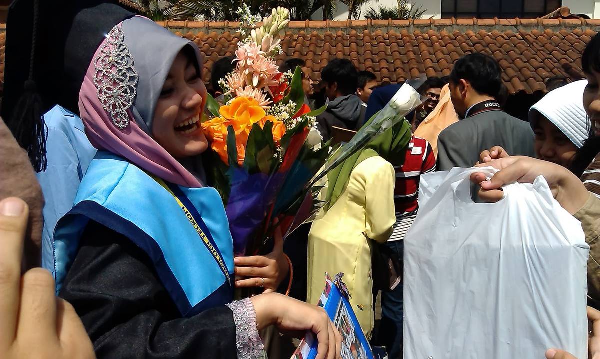 Bukan Bunga Inilah 7 Ide Kado Wisuda Istimewa Yang Bisa Bikin Teman Kamu Terkesan Trivia Id Line Today