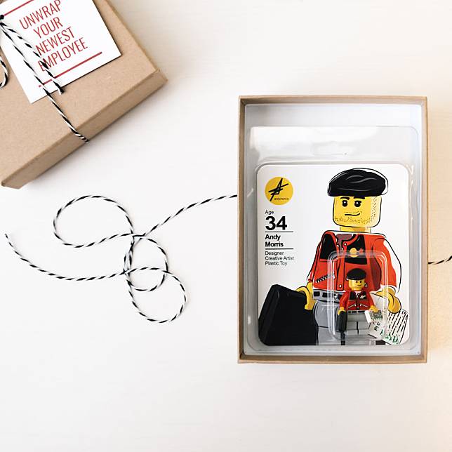 Ide Kreatif! Si Desainer Grafis Ini Bikin CV dari Lego – KKB