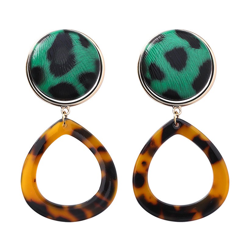 *因為是手工飾品，有些會有留下痕跡 所以還需要多多海涵。有任何問題煩請聊聊和我們溝通，請不要急著給我們負面評價，負評不能解決您的任何問題喲，我們相信好的服務和真誠態度可以給您滿意的答復並解決問題。*耳