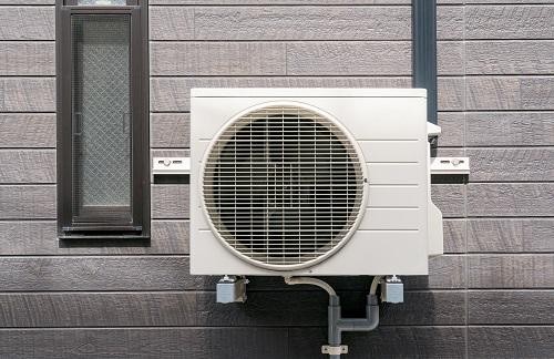 室外機の日除けの選び方とおすすめ4選 節電効果は期待できるのか オリーブオイルをひとまわしニュース