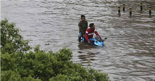 7年來最嚴重洪災　雅加達暴雨成災至少43死