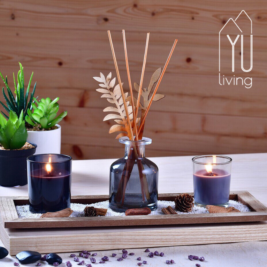 White Tea 不是一般的芳香香水；它包括多層特色，並且是清新與活力的交織，涼爽而溫柔的香味使人興奮，喚醒我們的雙眼，去體會我們周圍的清新、綠意和白色的氣息，這是一款特別調製的芳香，帶來安全安寧和