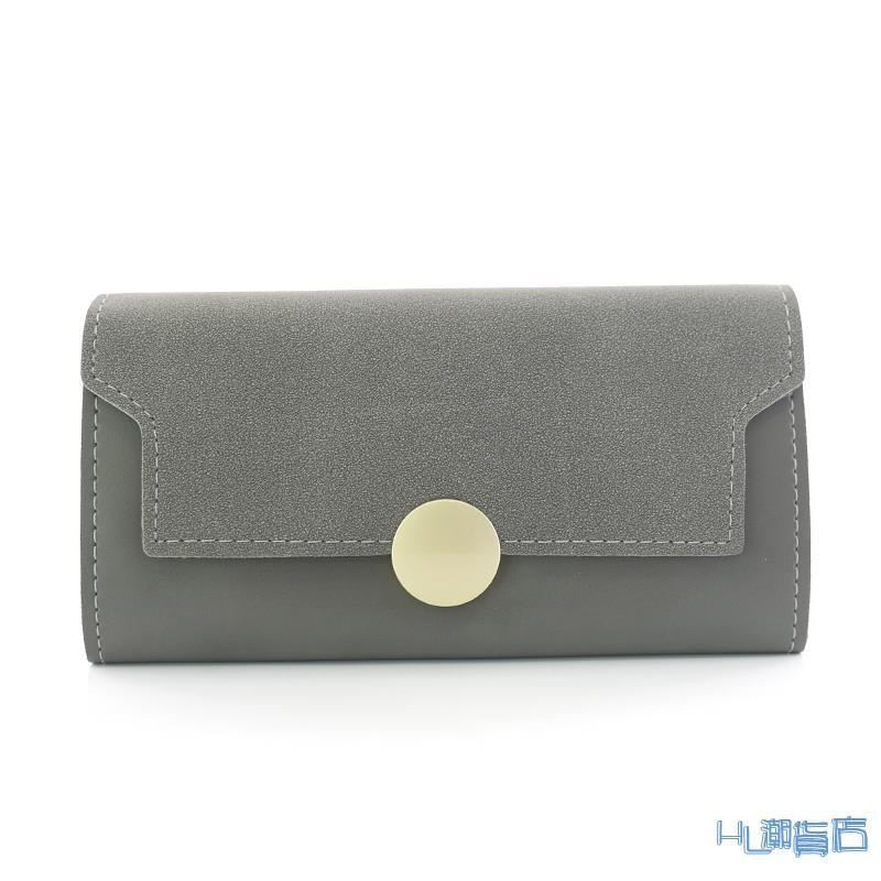 產品參數：品牌: KISS ME 貨號: KM901 上市時間: 2017年秋冬 銷售渠道類型: 純電商(只在線上銷售) 性別: 女 折數: 3折 內部結構: 大鈔夾 相片位 零錢位 卡位 質地: P