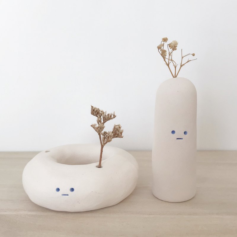 每一個都奇形怪狀，獨特有趣。 可用作迷你花器，線香座或香薰油擴香石。