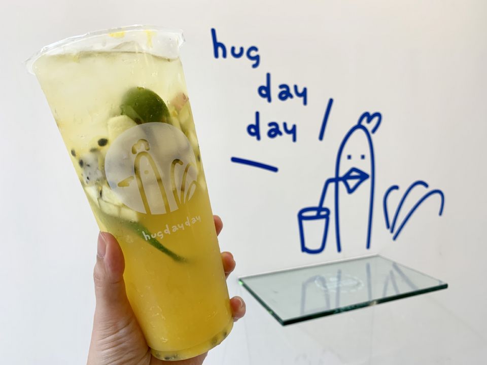 網美系手搖飲「Hugdayday 好爹爹」新開幕！