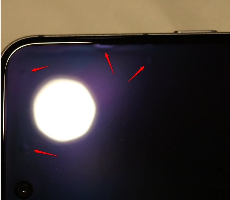 Pixel 8爆出有螢幕下「凹凸」和「水波紋」災情，疑似被內部元件擠壓