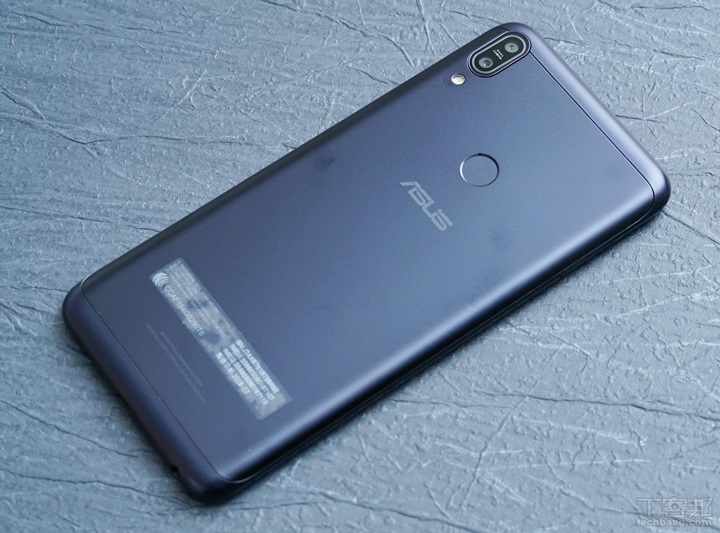 ASUS ZenFone Max Pro（M1） 開箱動手玩，5,000mAh 超大電量