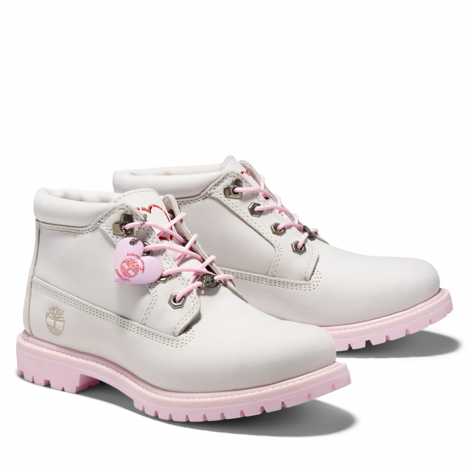 Timberland櫻花粉靴