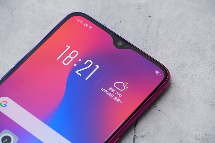OPPO R17 開箱動手玩，跑分、拍照、續航力表現全都測