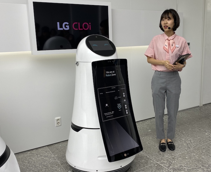 LG 智慧家庭全面啟動，CLOi 機器人進入生活、捲軸式電視指日可待