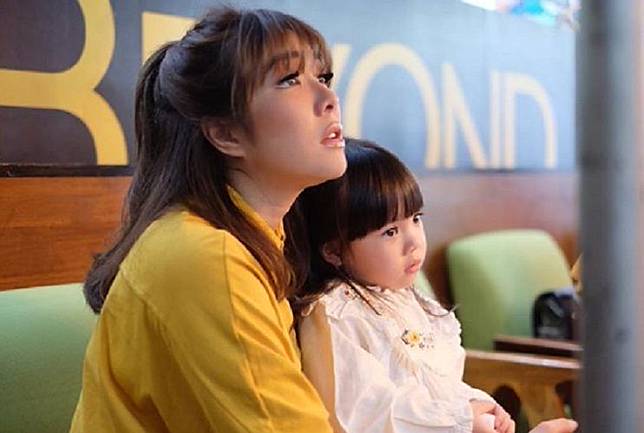 Berpisah dengan Gading, Gisel Tanyakan Gempi Mau Tidur dengan Mama atau Papa?