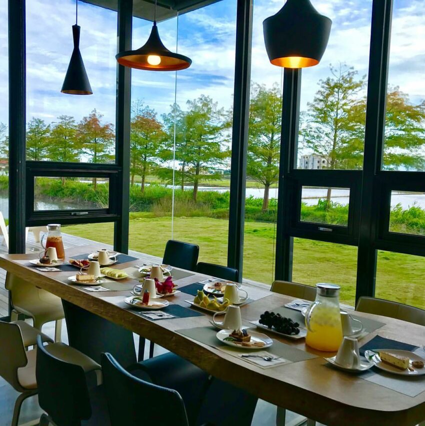 宜蘭住宿推薦｜有著好山好水魅力的宜蘭一直是大家旅遊的首選聖地，這次小編幫大家精選2021最新15間【宜蘭住宿推薦】！從高CP值 宜蘭背包客棧 、熱門 宜蘭親子住宿 ，到超豪華的 宜蘭住宿包棟 ，一個人到一群人的選擇通通有～趁連假安排一趟超讚的宜蘭之旅吧！