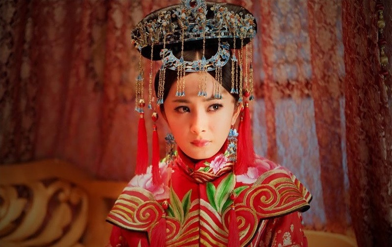 頂流小花的清宮劇造型1：楊冪 飾演《宮鎖心玉》洛晴川(花影)