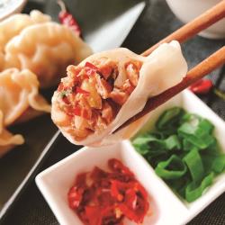 ◎味覺盛宴，成就每一口大滿足|◎新鮮食材製作，每一顆水餃都美味|◎秘傳醬汁完美比例調配，讓水餃湯汁兩倍爆發品牌:無種類:人氣小吃風味:台式主要食材:豬肉內容物說明:依文案所示口味:辣味營養標示:依文案