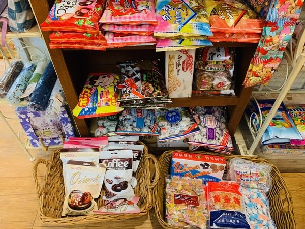 倪倪愛旅遊－『台中購物商圈推薦』台中在地人後花園小歐洲，綠意盎然異國購物散策－台中市大隆路商圈日韓、歐美私貨精品挖寶直擊分享