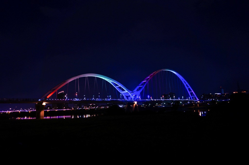新月橋, 新月橋夜景, 板橋景點, 新北景點, 新月橋交通, 新月橋捷運