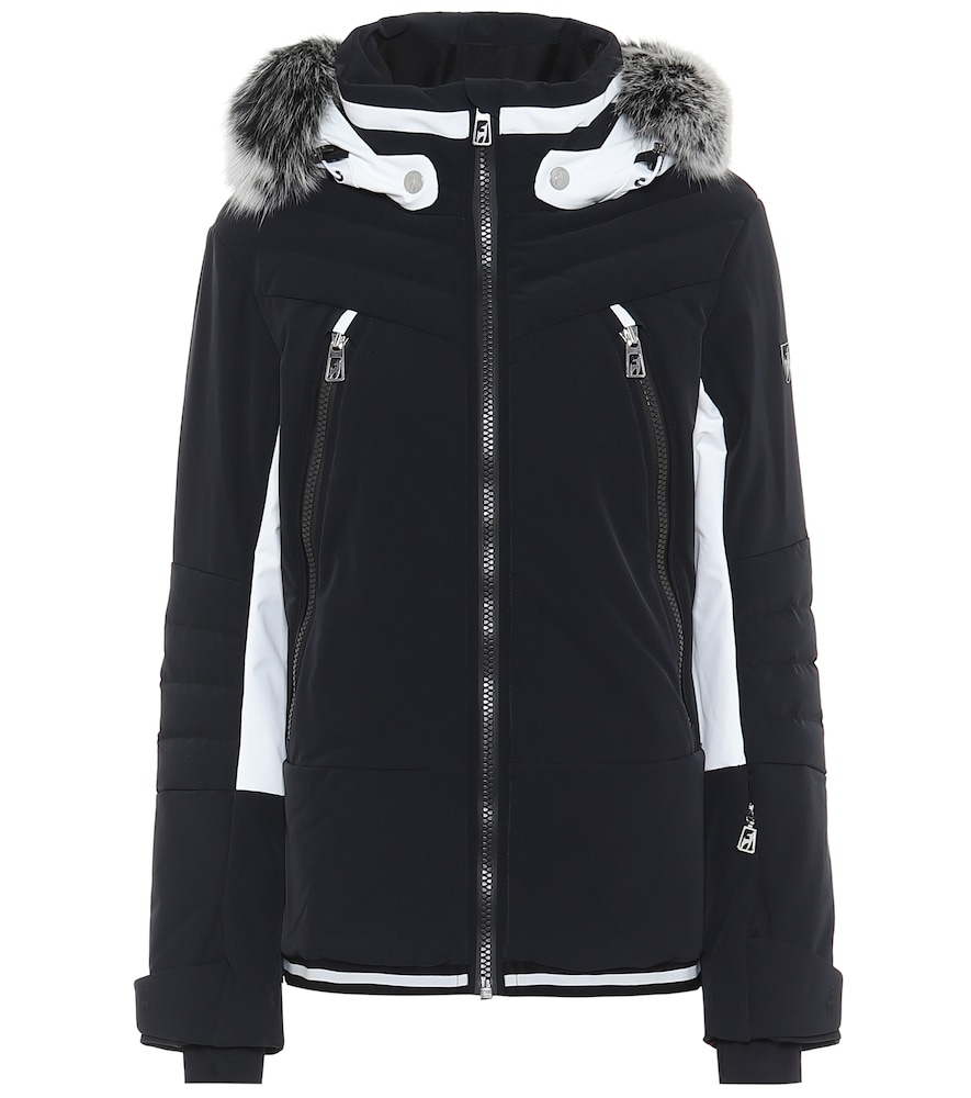 The Luna jacket from Toni Sailer will ensure an on-point appearance while off-piste.