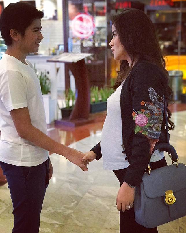 10 Potret Ganteng Sean, Anak Olla Ramlan yang Kini Beranjak ABG