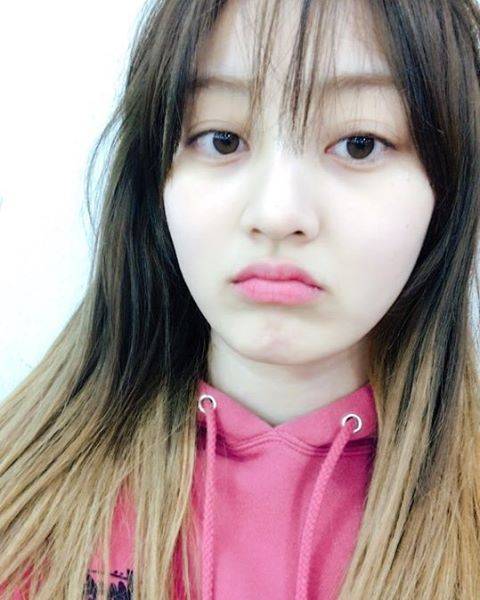 6 Member TWICE Ini Sering Unggah Wajah Tanpa Makeup, Tetap Cantikkah?