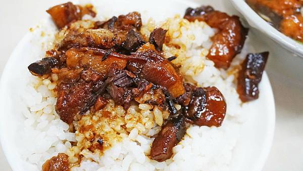 【台北美食】阿西魷魚羹-西門町商圈裡的50年老字號平價美食小吃店