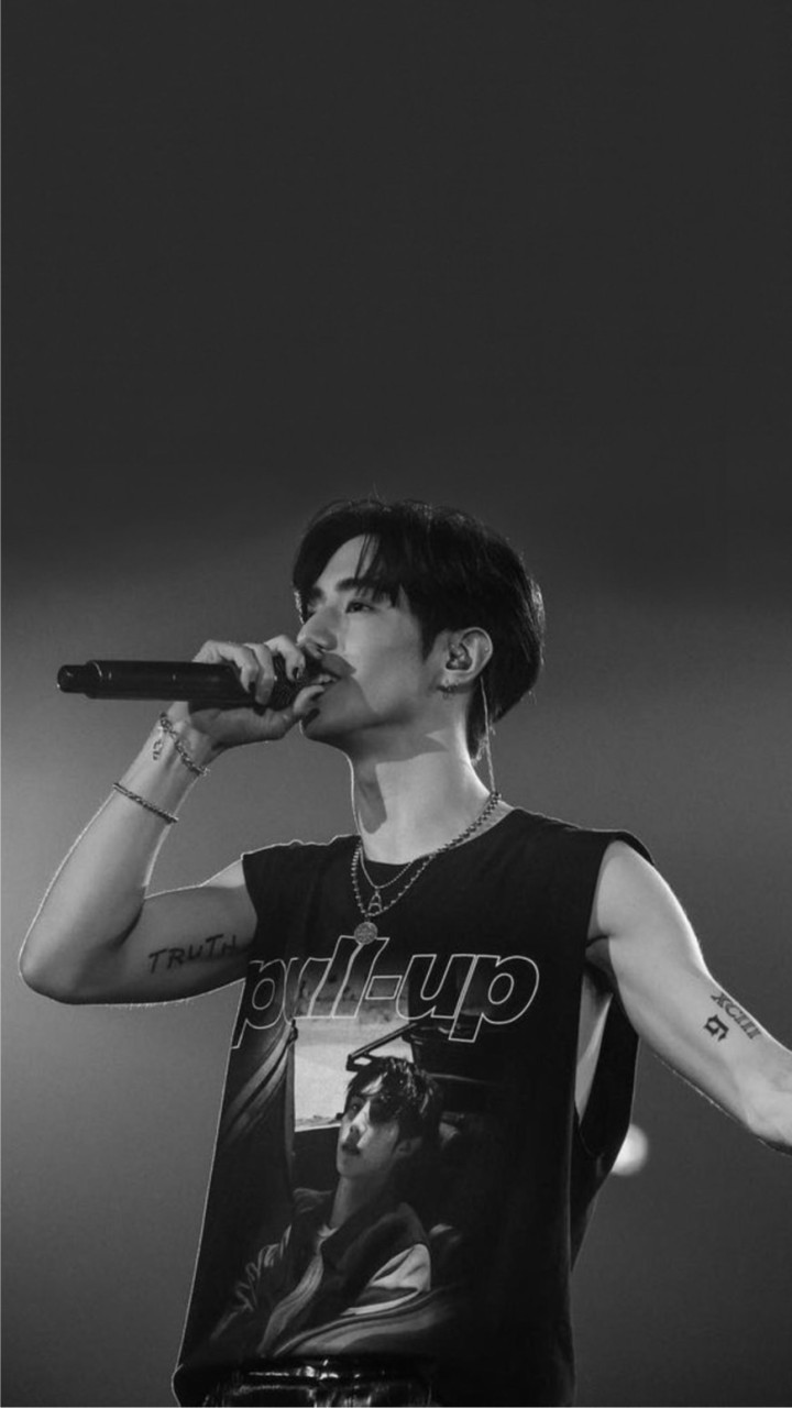 Mark Tuan  ( Ahgase Thailand Support got7 )