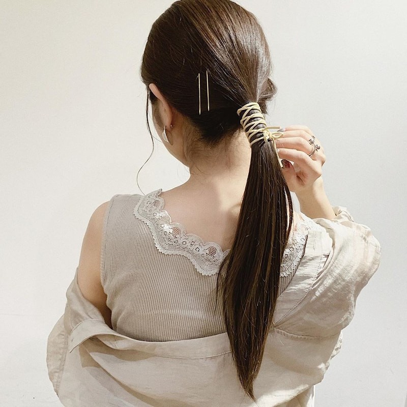簡単 紐を使ったヘアアレンジの やり方 ヘアカタ でおしゃれさんの仲間入り