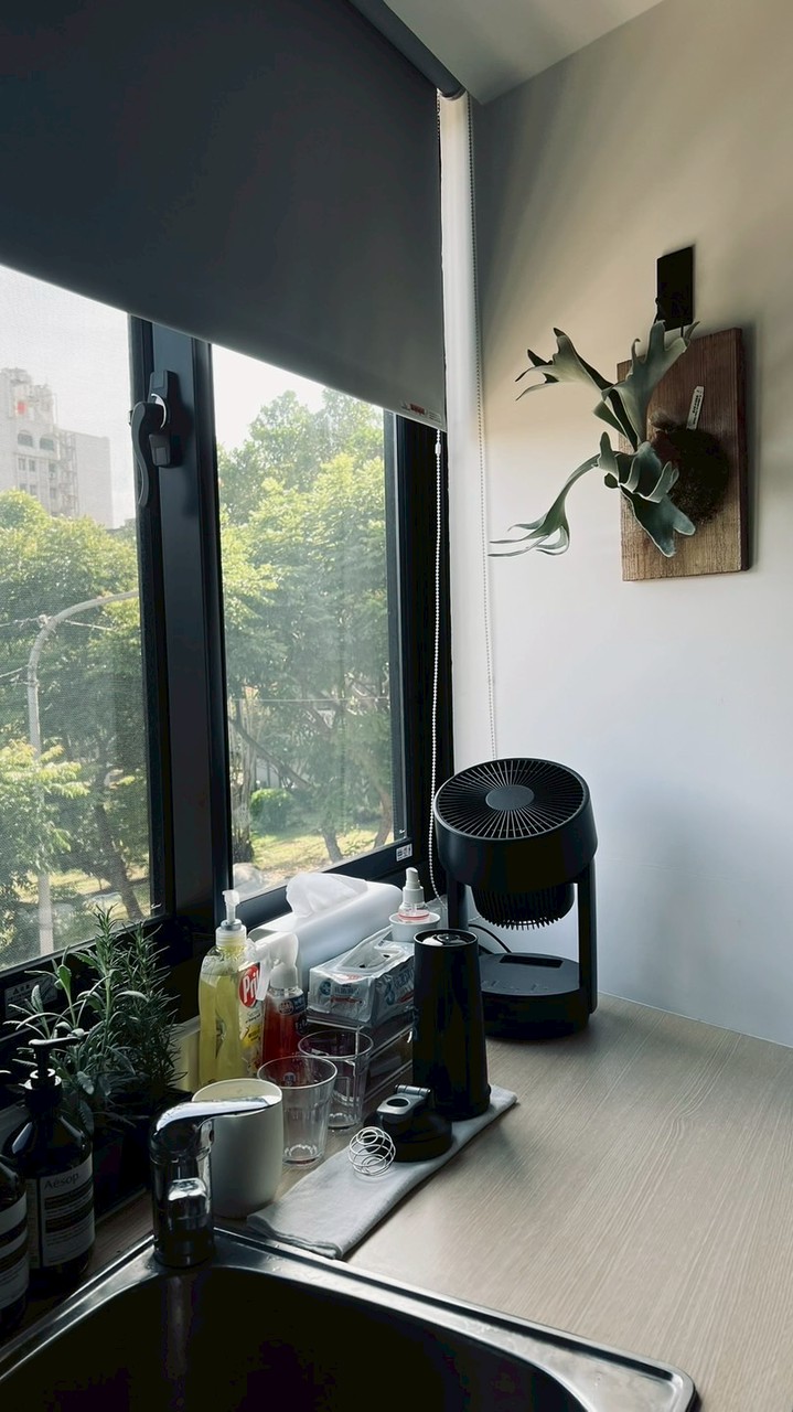 See lll D.   Designer meeting room.