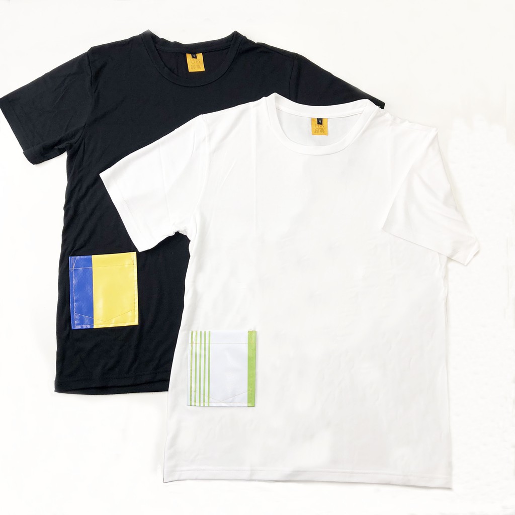 你可能有一堆黑T，但不及日常經典的貼身，你需要一件如家居服般舒適又可穿著外出的T。右下角以我們亮色舌尖滋味彩條貼付的口袋，除讓你方便在城市穿梭時卡片皆可方便拿取，也讓你成為城市裡無可取代的風景！我們選