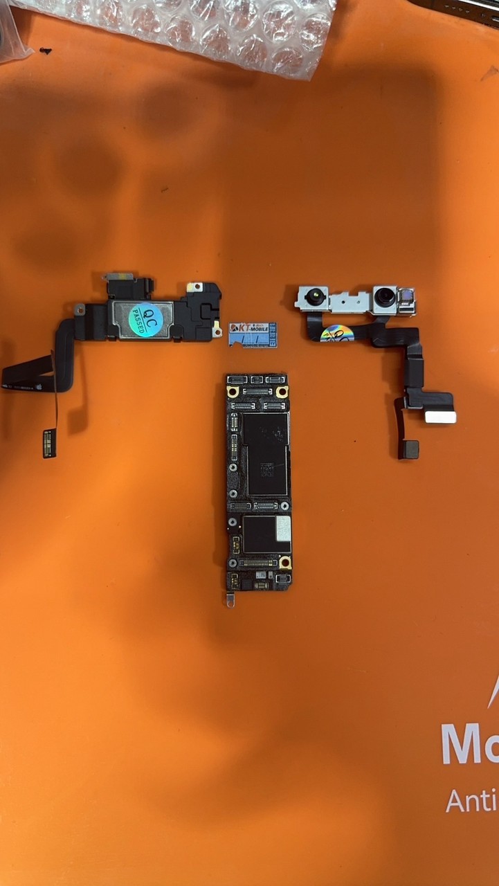 ขายส่งเมนบอร์ด IPHONE iPad KT mobile เสือป่า