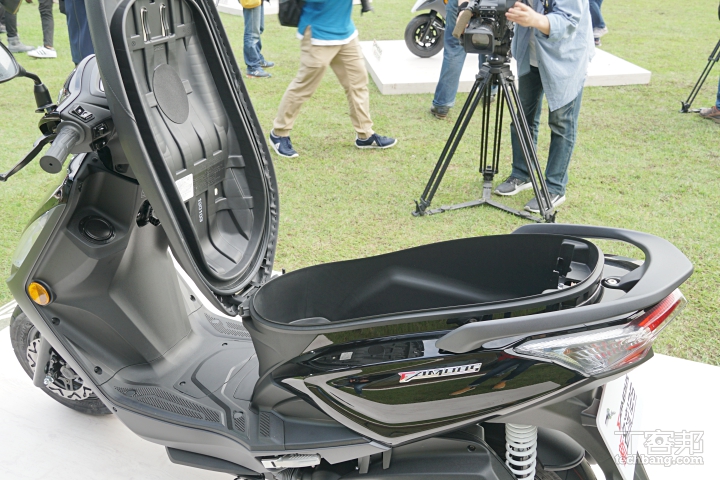 重回經典神車之名！光陽推出「新名流 125」，入門款車價台幣 61,600 元