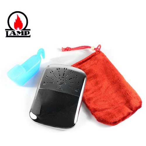 或台灣中油公司出品之環保去漬油。 白金發熱體散熱時，懷爐溫度相當高，使用時應特別注意： 1.勿讓金屬外殼直接觸及皮膚，以免燙傷。 2.將懷爐套入專用絨布袋內，束緊繩帶後再使用最為理想。 3.初生嬰兒及