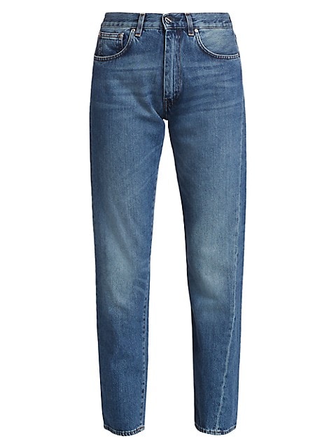 An All-American staple, these mid-wash jeans feature classic styling and a relaxed straight-leg silh