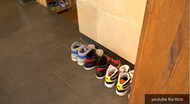 kolakesi sepatu Baim Wong