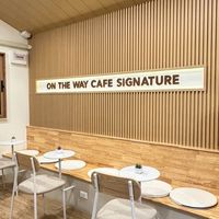 ออน เดอะ เวย์ คาเฟ่ เชียงใหม่ ซิกก์เนเจอร์ - สาขาแม่คือ