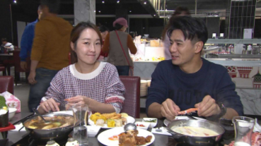 巴鈺吃蝦靠尪「嘴剝」 郭彥均笑虧：舌功很強！